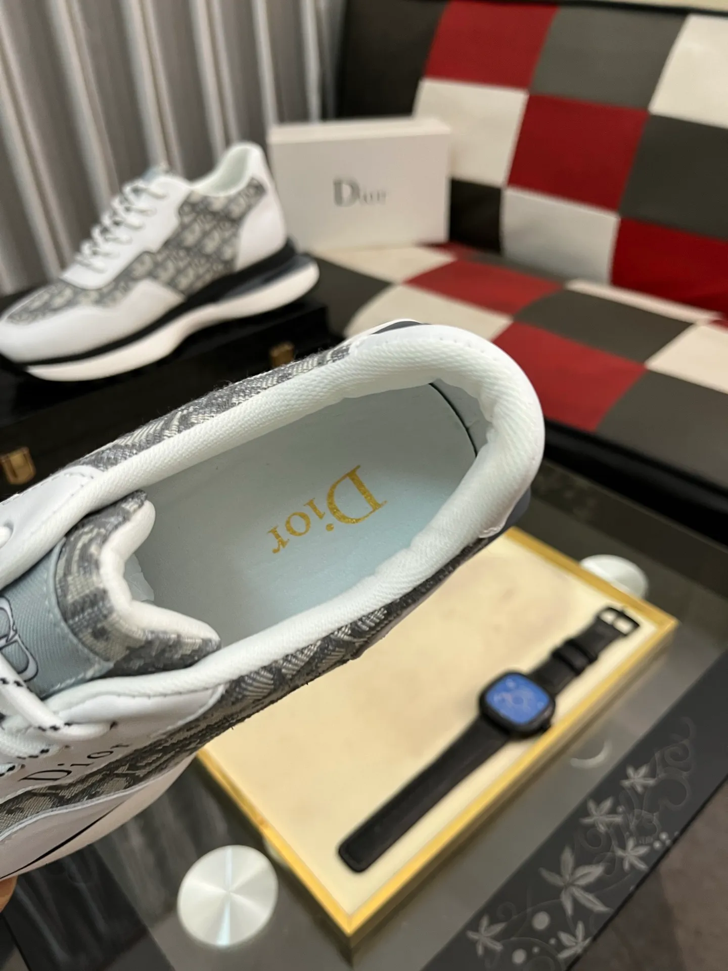 Men's Men's Shoes💰458⌚️⌚️Dior unique modern style sneakers. Counter purchasing 🏃casual leather shoes😍😍 original cowhide leather imported from Italy (refuses to discolor and grind feet) soles: original soles specially provided by the original factory, super cool😍 lace up and walk with wind👍 style design ⚠️ super comfortable and wear-resistant original soles. Just like shooting the real thing 🎬The real thing is better Code number: 38-443️⃣Colors available
